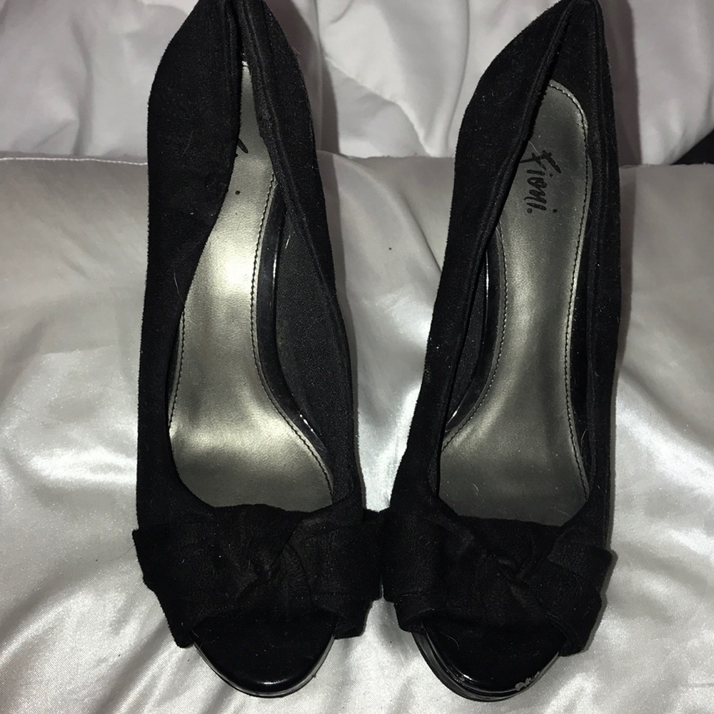 Plain black heels